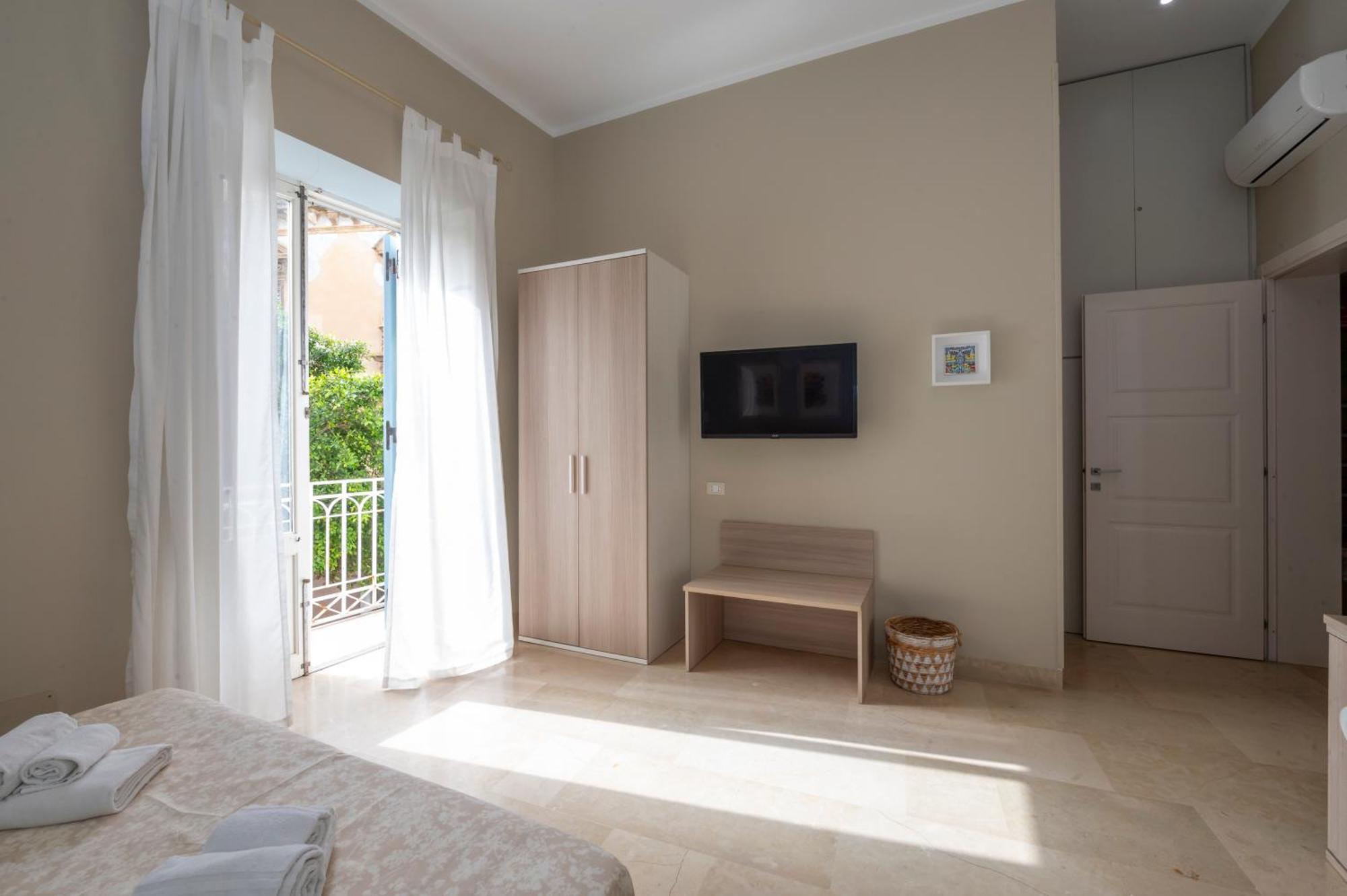 Le Mura - Charme Rooms Trapani Ruang foto