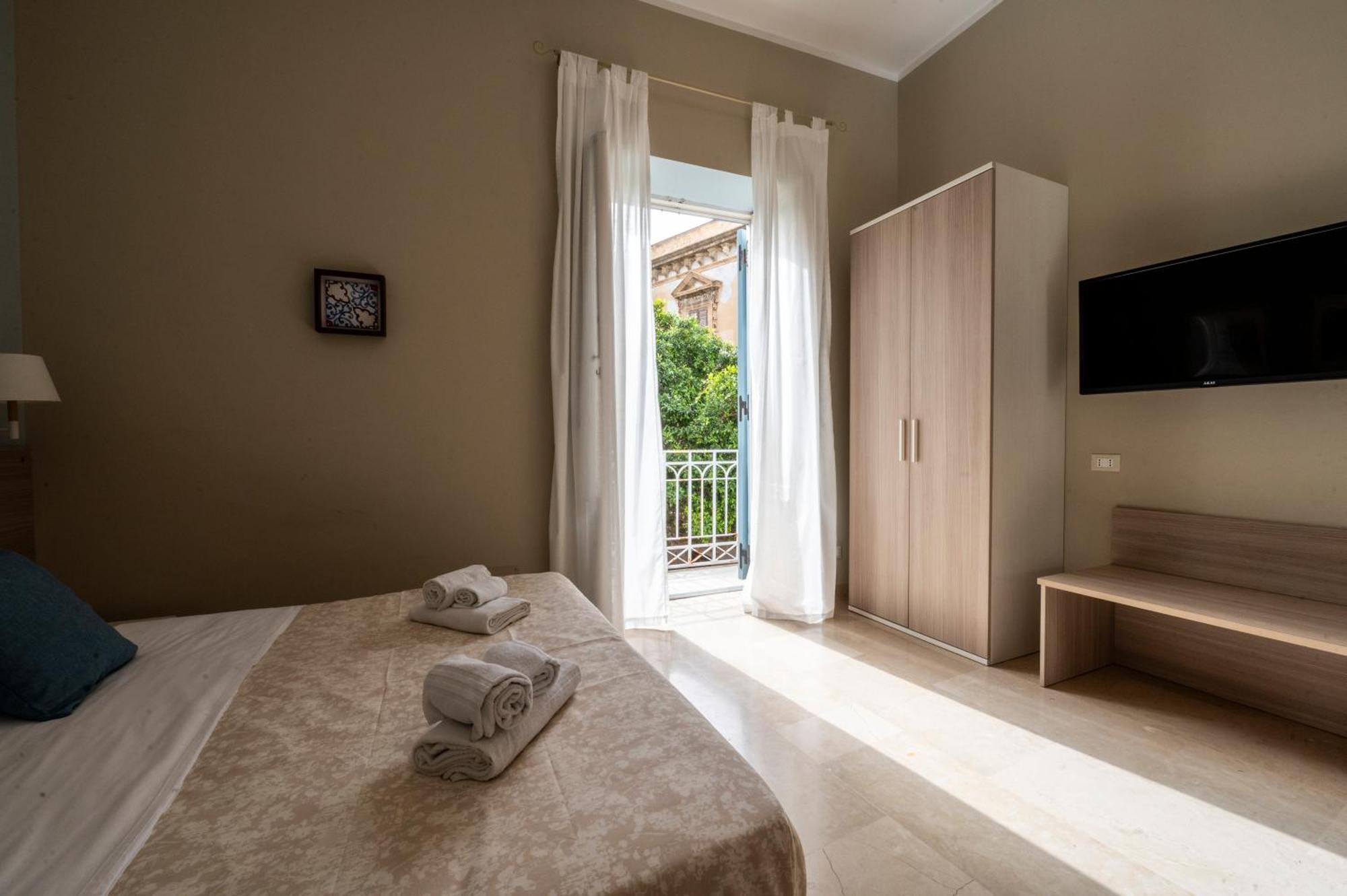 Le Mura - Charme Rooms Trapani Ruang foto