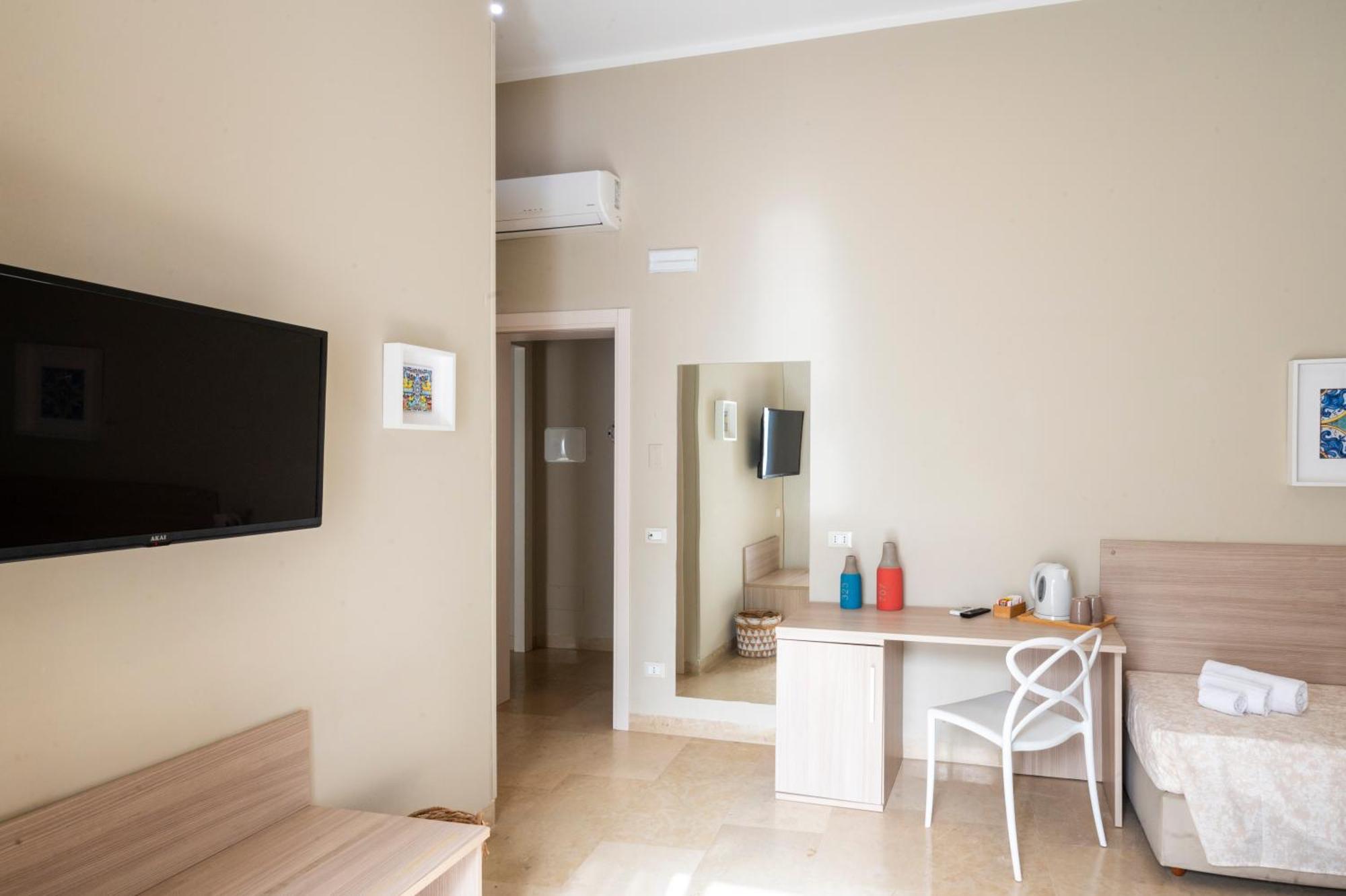 Le Mura - Charme Rooms Trapani Ruang foto