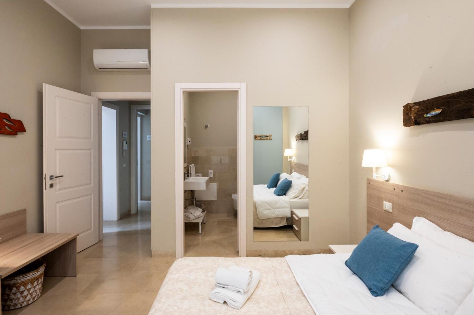 Le Mura - Charme Rooms Trapani Bagian luar foto