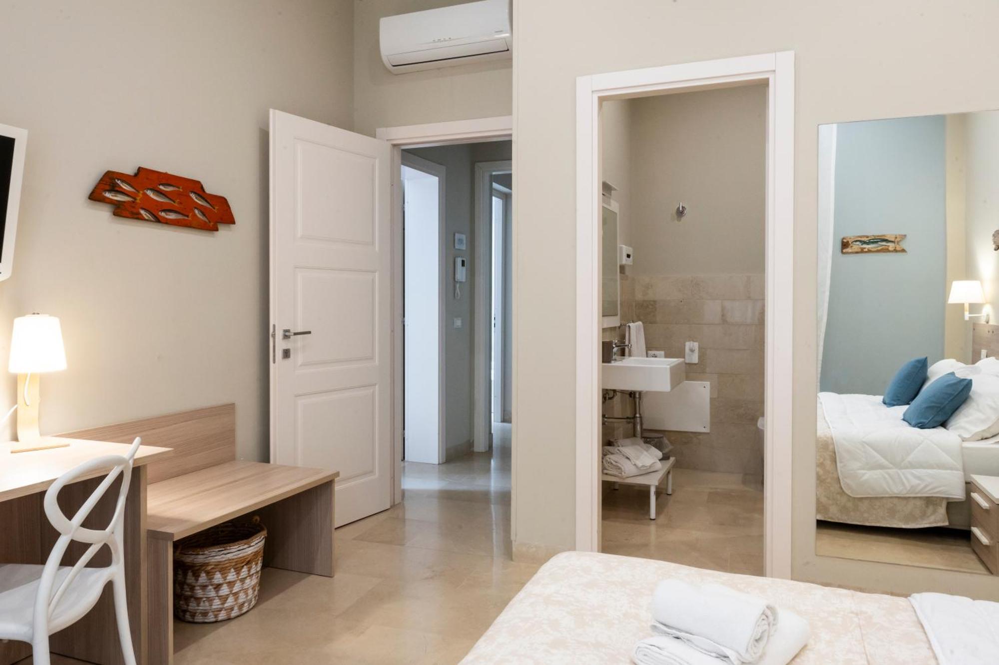 Le Mura - Charme Rooms Trapani Bagian luar foto